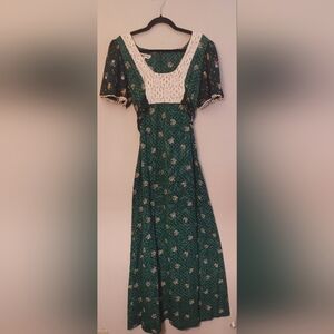 ​Vintage 70s Joseph Magnin Green Prairie Dress Floral Crochet Lace M